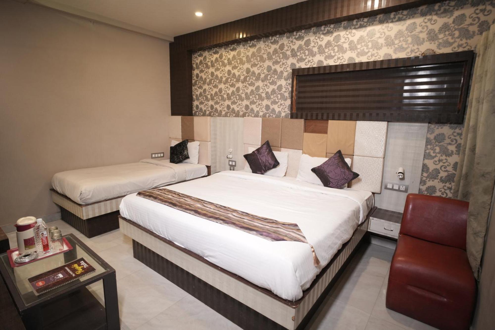 Hotel Rajkamal Near Varanasi Railway Station — Photos 2